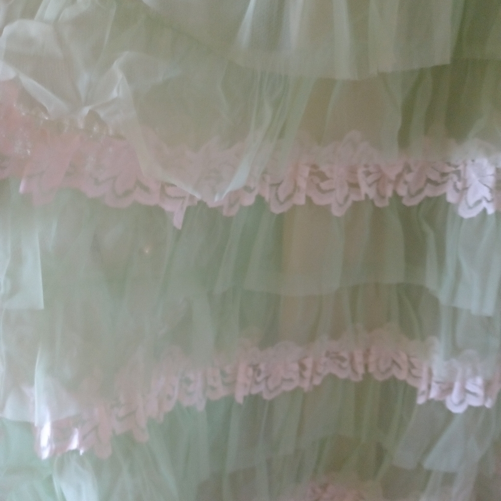 Elegant Green and White Vintage Dress Circa 1979-1980 - Picture 7 of 7